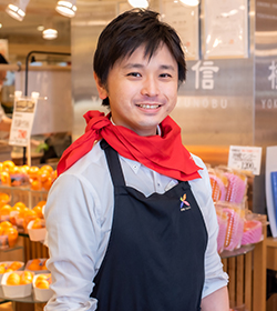 横浜ジョイナス店 店長の写真